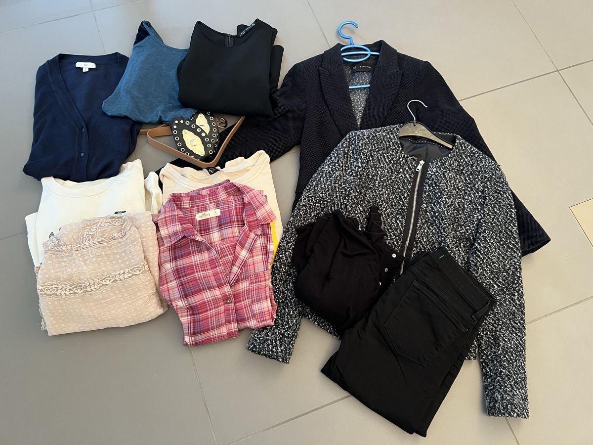 Kleiderpakete: Lot vêtement - taille S – Gebraucht aus Ste-Croix von Caramel31