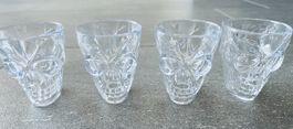 4 STÜCK SCHNAPPSBECHER TOTENKOPF
