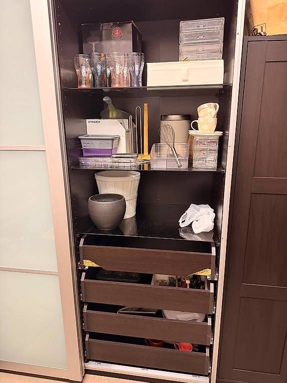 Armadi: Schrank – Usato da Birsfelden venduto da dor_9n7f 1