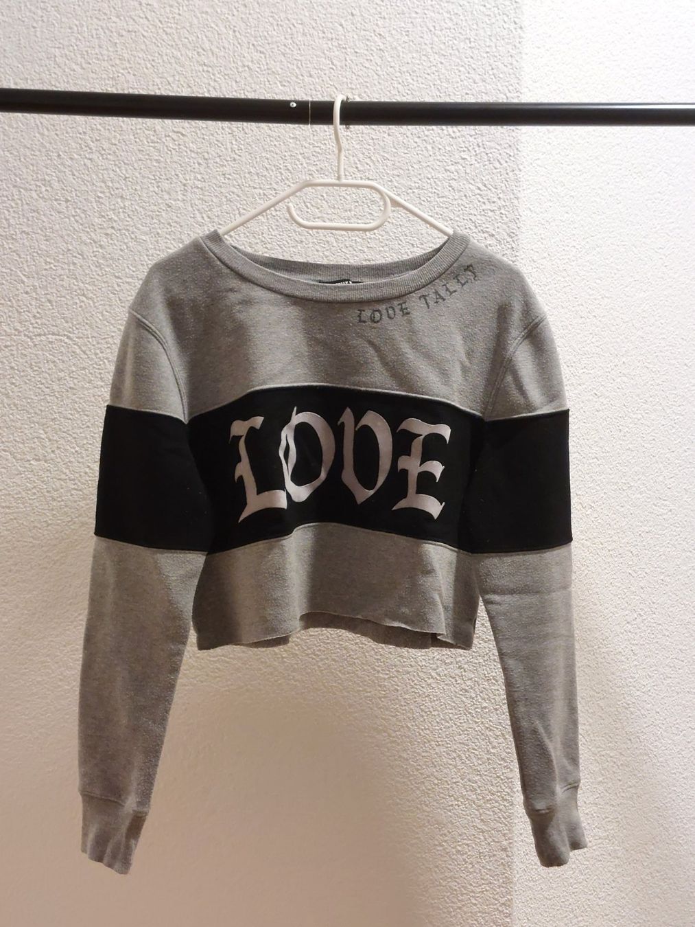 Maglioni & Felpe: Crop Top Pulli Grau – Usato da Gunzwil venduto da 11G11