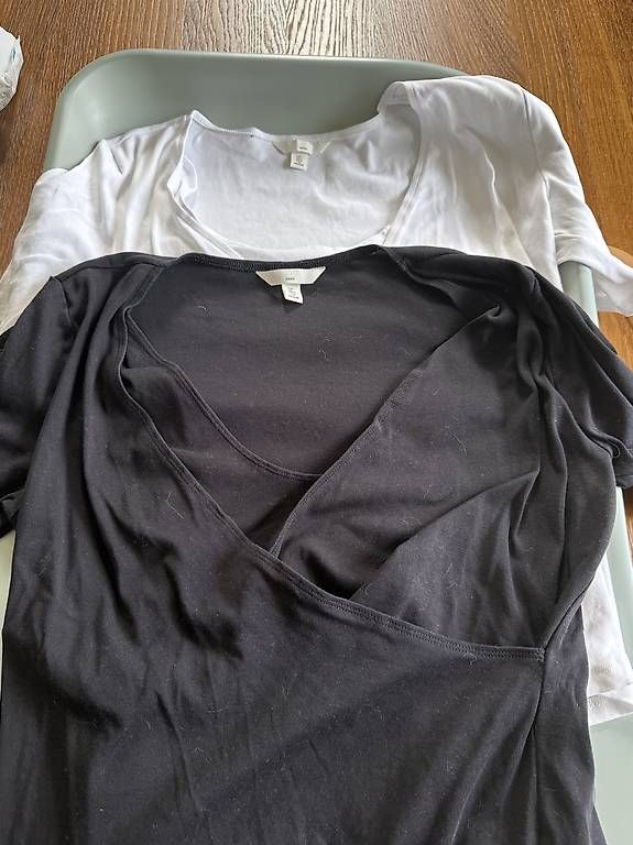 T-shirt: 2 H&M Still T-Shirts – Usato da Regensdorf venduto da ant_js8x