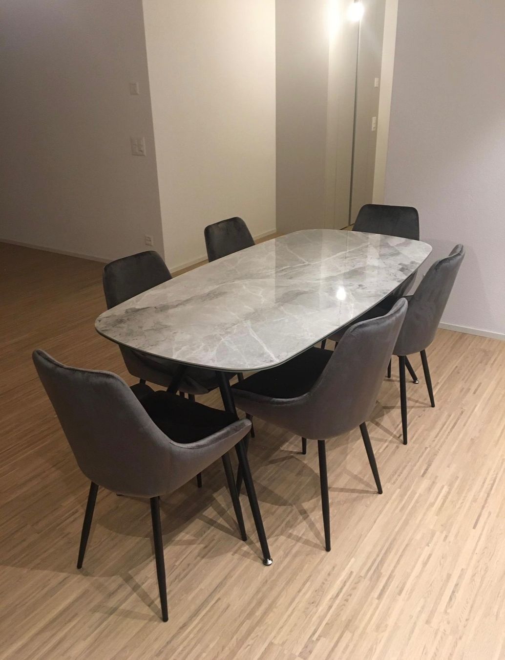 Chaises: 6 Stühle aus Samt – Neuf (Voir description) à Schaffhausen par NikyNov