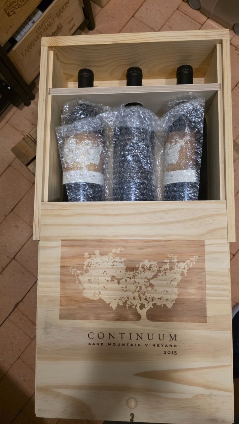 Vino: 3x Continuum 2015 75cl Holzkiste – Nuovo e nell'imballaggio originale da Steinmaur venduto da Mediascan