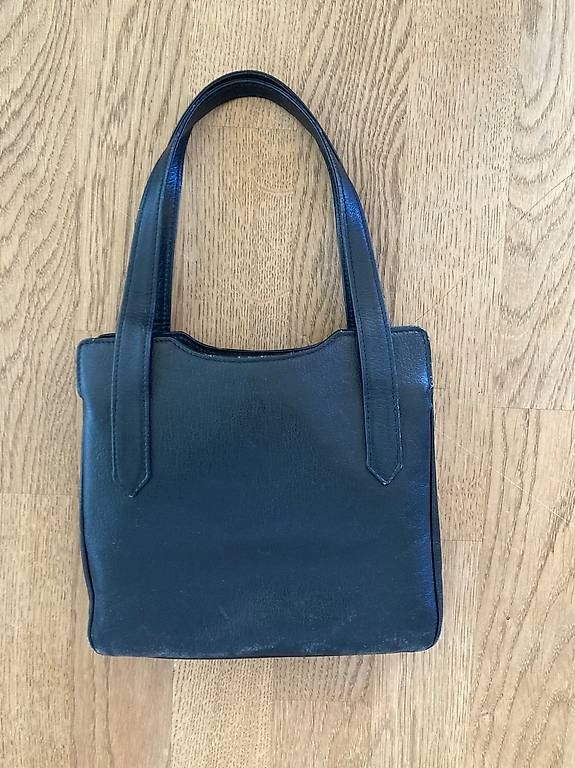 Borse da donna: Hübsche kleine Ledertasche – Usato da Luzern venduto da Judith01112 2