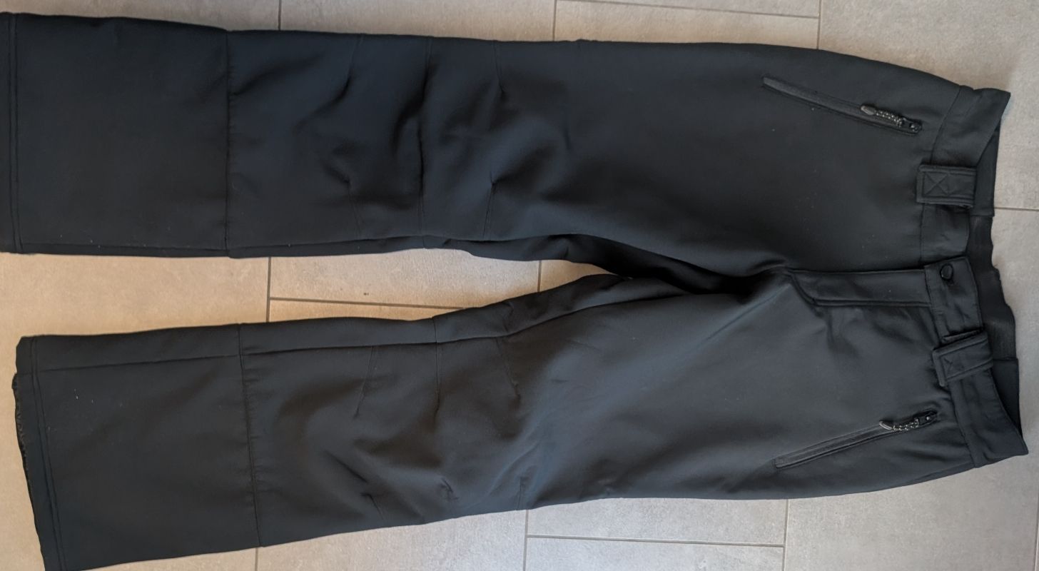 Hosen: Schnee Hose Schwarz Grösse 44 – Gebraucht aus Münchenbuchsee von La_piccola