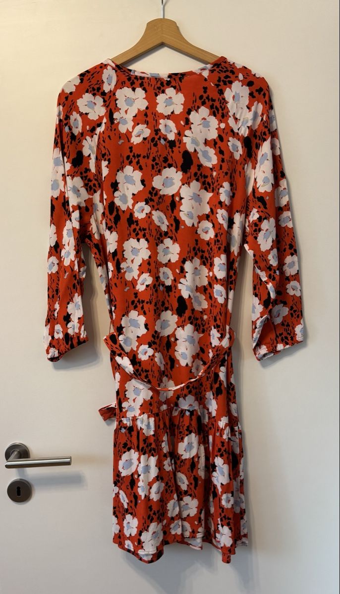 Vestiti: Garcia Kleid Blumenmuster Rot Grösse L  – Nuovo (secondo la descrizione) da Flumenthal venduto da Krajan 2