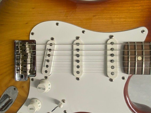 Strumenti musicali: Fender Stratocaster American Standard USA sunburst 2012 – Usato da Arlesheim venduto da rookie02 4