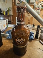 Fischerstube Ueli Bier Bügel Flasche mit Drachengriff. (D)
