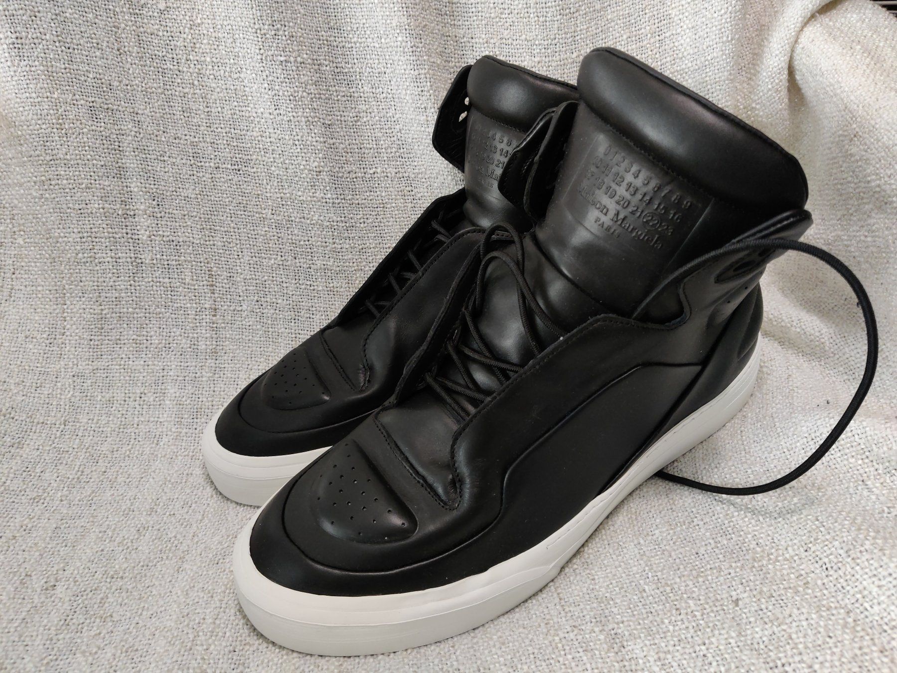 Maison Margiela Herrenschuhe: MAISON MARGIELA High Frequency Hightop sneaker US 12 EU 45.5 – Neu und originalverpackt aus Zürich von rgoller 1