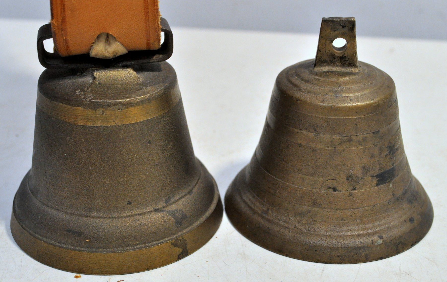 Campanacci mucche: Lot de deux petites cloches – Usato da Neuchâtel venduto da Neuchatel 5