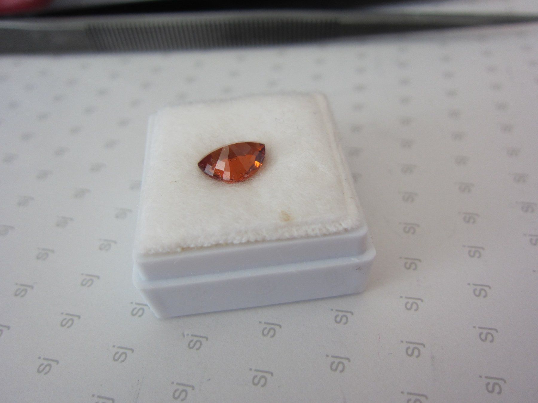 Pietre preziose: Hessonite Granat 1.47 ct VS - Sale – Nuovo e nell'imballaggio originale da Zürich venduto da Coloursofceylon 2