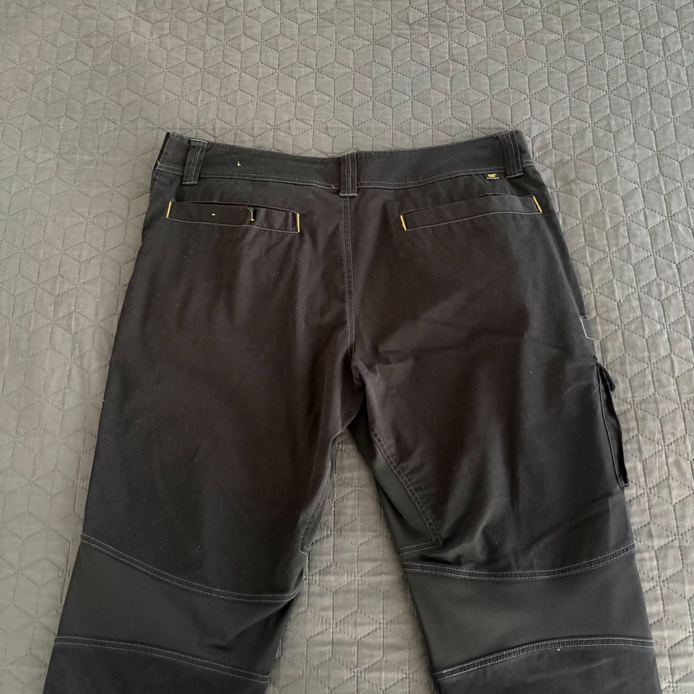 Caterpillar Pantaloni: Pantaloni da Lavoro CAT – Usato da Solduno venduto da podstanar53 3