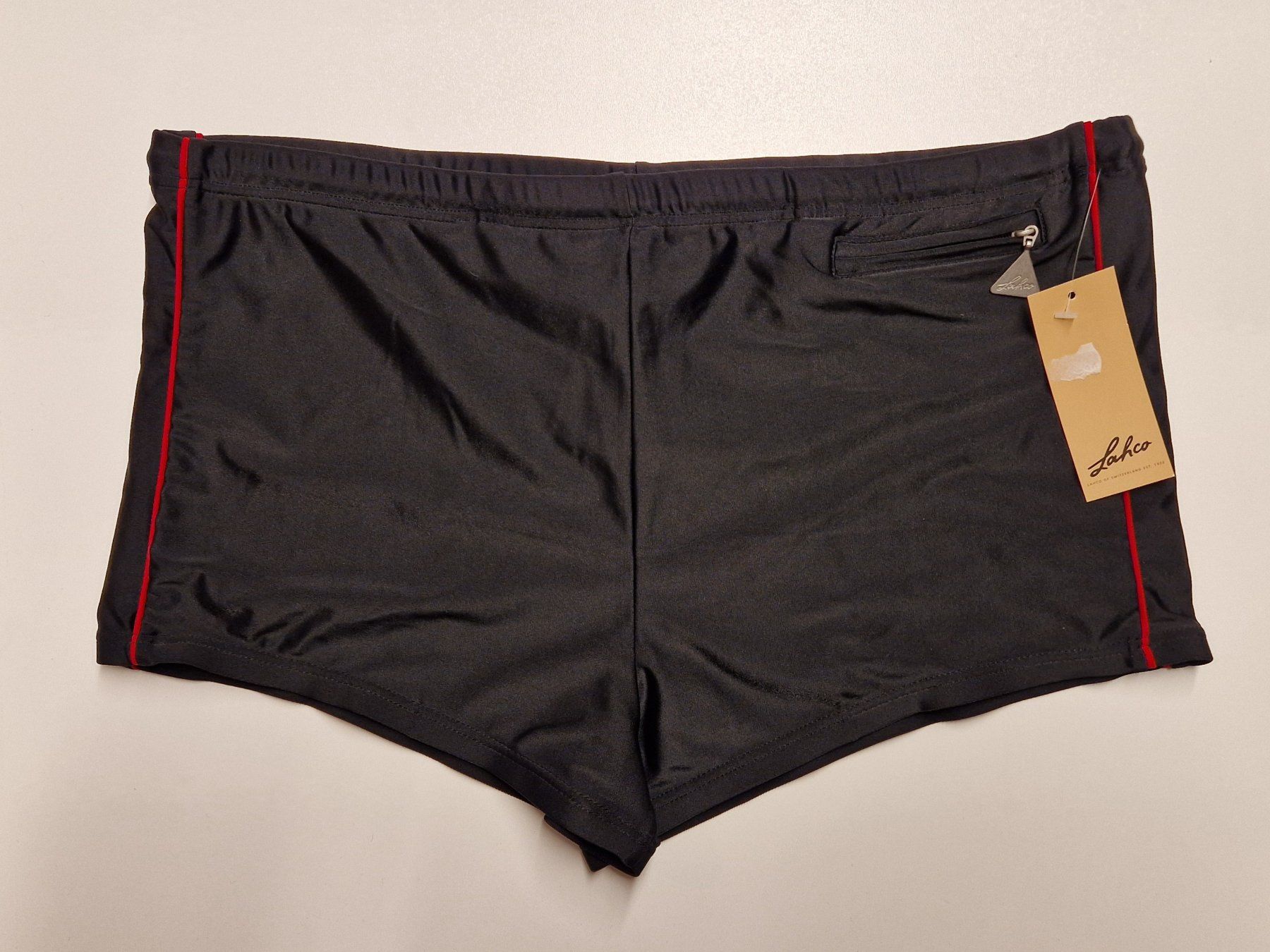 Lahco Costumi da bagno: Badehose Herren XXL Lahco Basic Black Red / Rabatt 50% - 70% – Nuovo e nell'imballaggio originale da Braunau venduto da Brand-Store