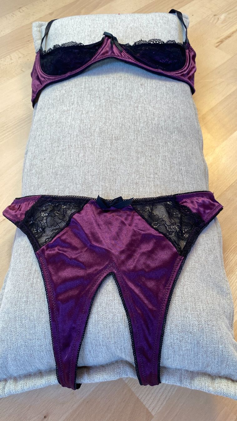 Altra biancheria intima: Dessous Set violett schwarz mit Spitze gebraucht – Usato da Nänikon venduto da Cfrog 1