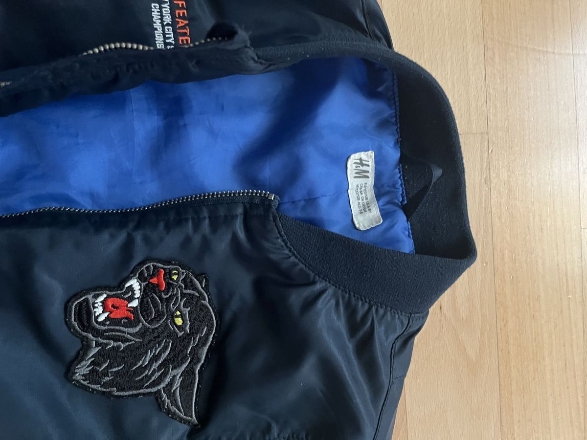 H&M Vestes & Manteaux: Kinder Jacke 122/128 – D'occasion à Ermatingen par Pinggu02 1