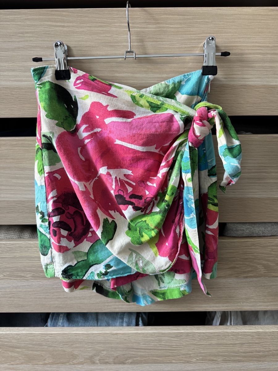 Zara Pantaloni: Zara Linen blend shorts XS – Usato da Zürich venduto da Lovelyperfumes 1