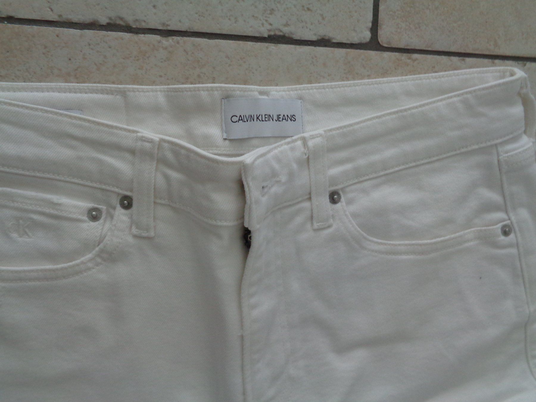 Calvin Klein Pantaloni: Shorts  Calvin Klein  Grösse W32 – Usato da Kreuzlingen venduto da Robi-2003 1