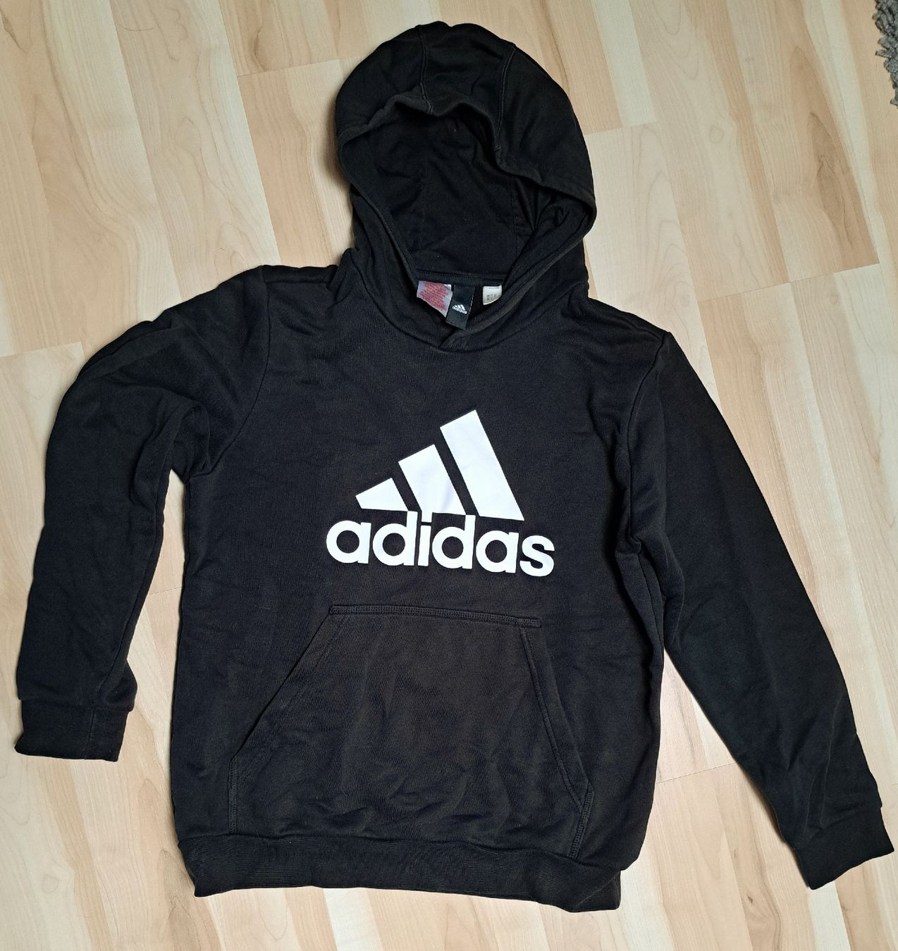 Adidas Pullover & Sweatshirts: Adidas Hoodie Gr. 158 – Gebraucht aus Fischbach-Göslikon von Reddy1