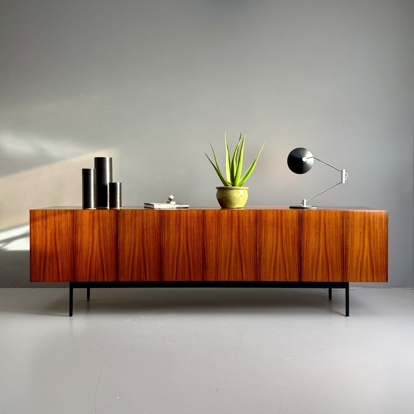 Credenze: Dieter Wäckerlin Sideboard B40 in Palisander, Idealheim – Usato da Uetikon am See venduto da StudioVintage