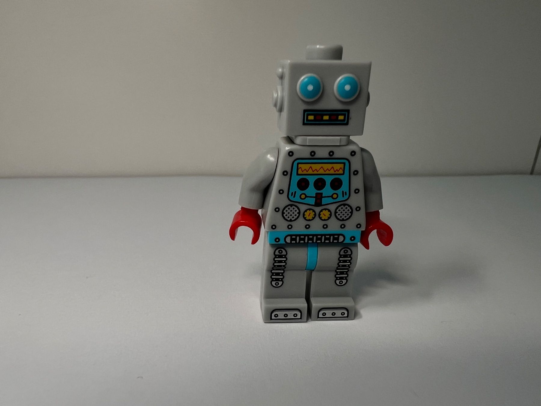 Lego Spielzeuge: Lego Minifigur Roboter – Gebraucht aus Schliern b. Köniz von wae_2ndl