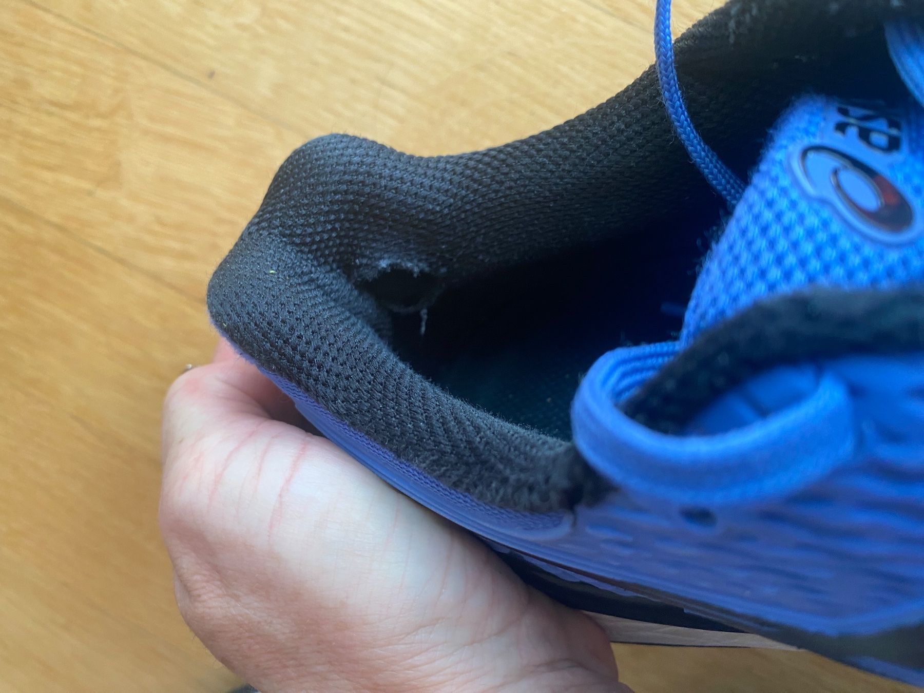 Asics Scarpe da uomo: Asics Turnschuhe Grösse 42 – Usato da Trin-Mulin venduto da Tintengoldfisch 3