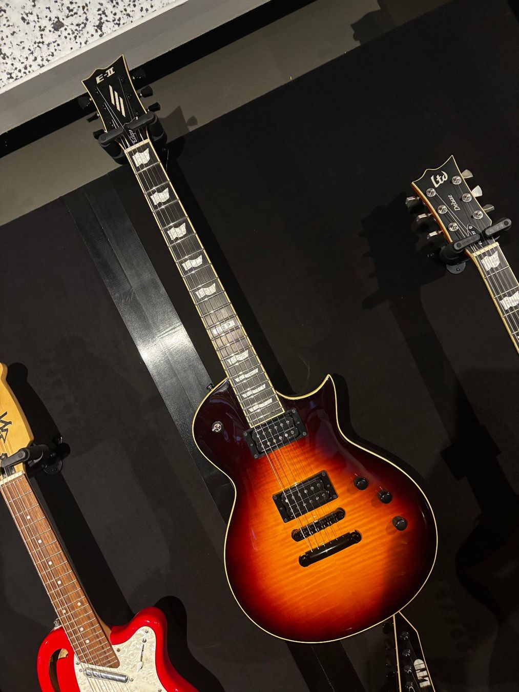 Esp Strumenti musicali: ESP E-II ECLIPSE Full Thickness Tobacco Sunburst (+ Koffer) – Nuovo e nell'imballaggio originale da Kaiserstuhl AG venduto da GTM-Kaiserstuhl