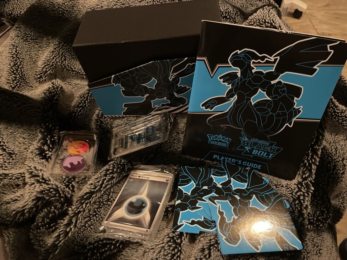 Pokémon Carte collezionabili: Pokemon: Black Bolt Trainerbox – Usato da Rothenburg venduto da ana_yhq7