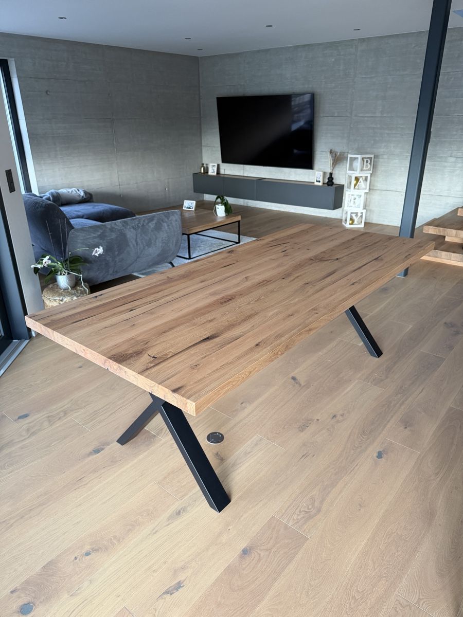 Tavoli: Table en chêne massif – Nuovo (secondo la descrizione) da Moutier venduto da Ma2740