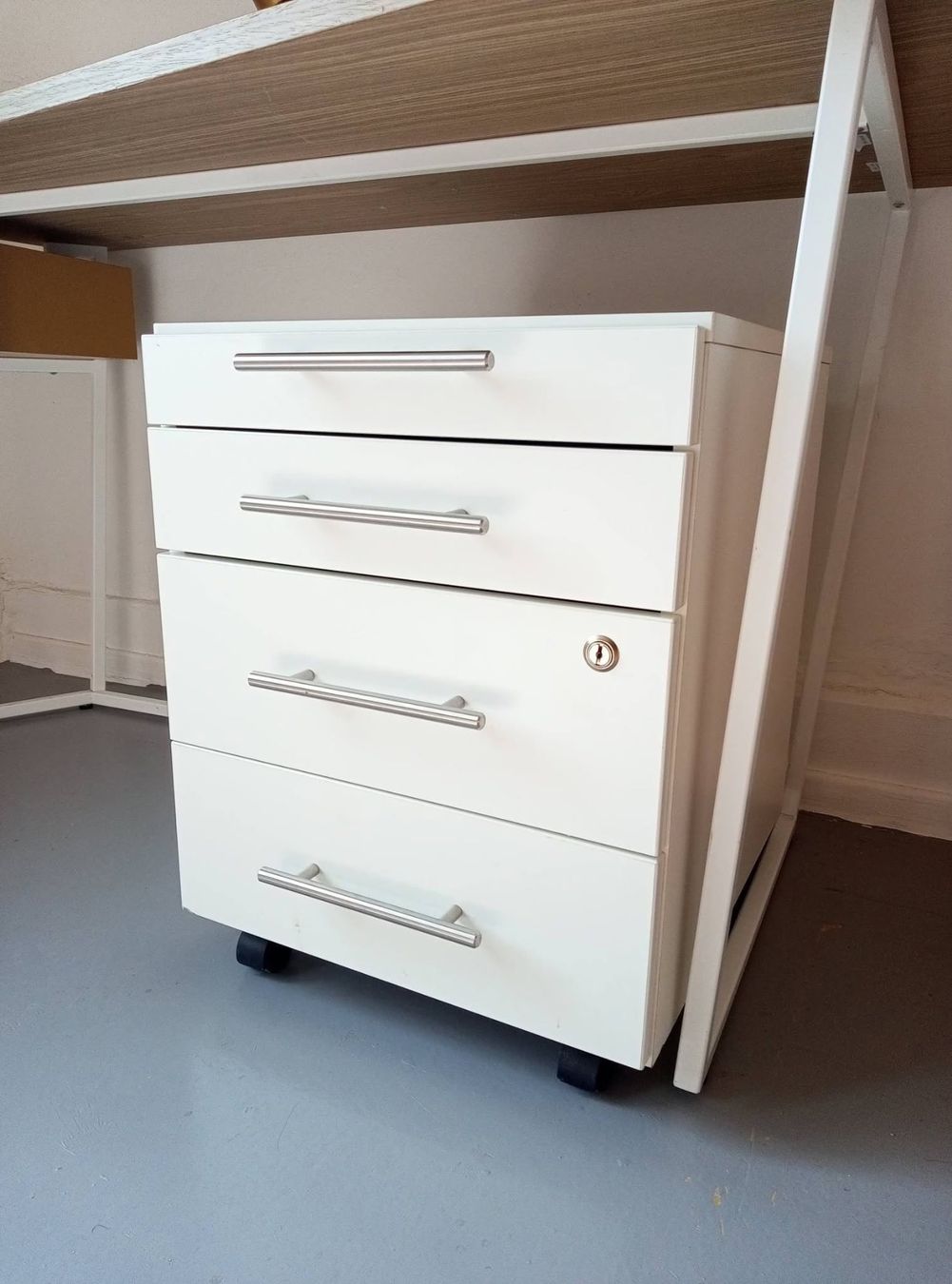 Cassettiere: Commode à tiroirs – Usato da Bienne venduto da Daniel_Schader 2