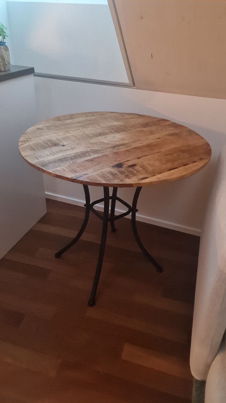 Tavoli: Outdoor mango wood table – Usato da Zürich venduto da bri_6p9y