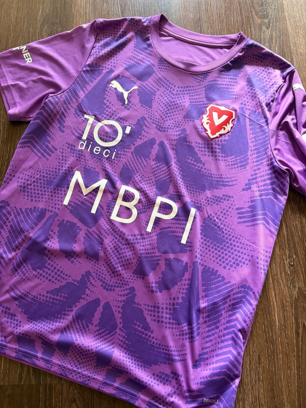 Puma Canottiere & Pantaloni: FC Vaduz Trikot Gr. L / Büchel – Usato da Muttenz venduto da bargain_hunter 1
