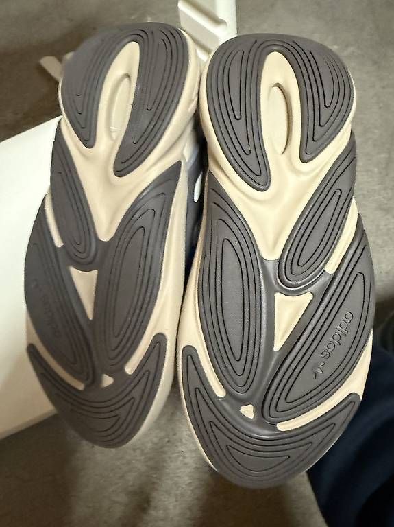 Adidas Scarpe da uomo: Adidas ozelia sneaker Schuhe 38 2/3 – Usato da Zürich venduto da Sashkica 3