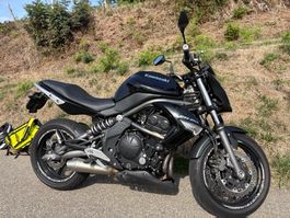 Motorrad Kawasaki ER-6n schwarz gebraucht zu verkaufen