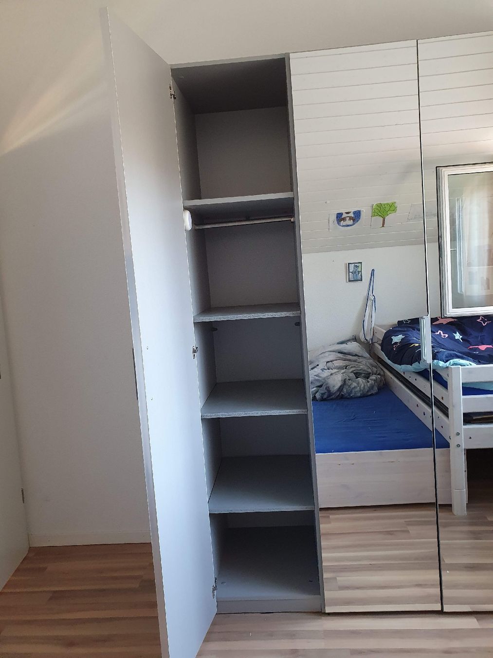 Armoires: Kleiderschrank ab Fr. 1.- – D'occasion à Koppigen par Bracher_Mail-House 1