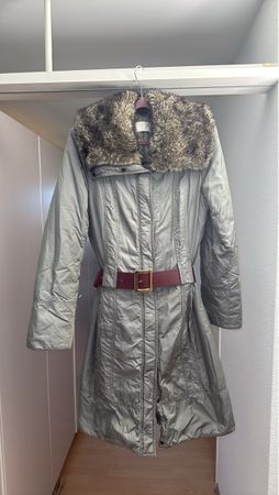 Wintermantel mit Fellkragen ohne Gürtel, Grösse M, Top!