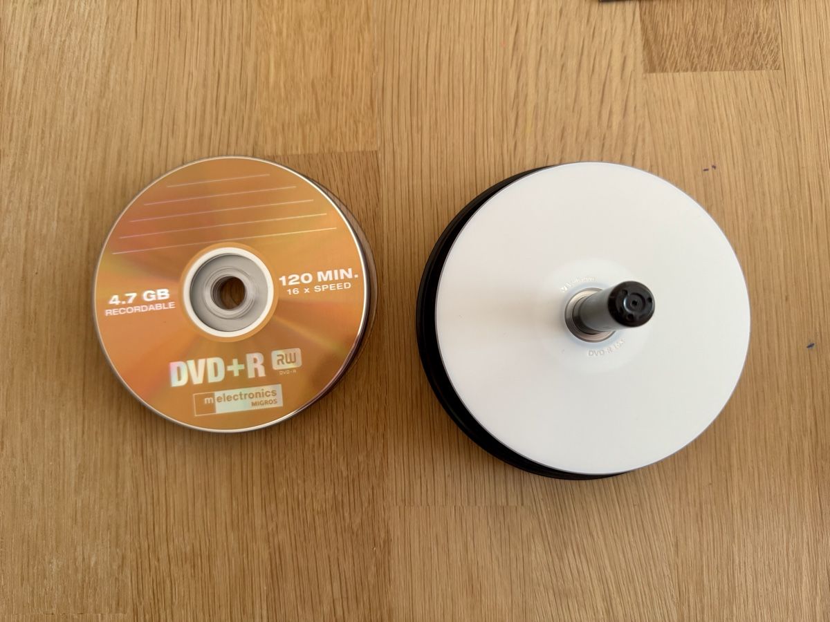 Tutti i DVDs: 33 DVD+R RW 4.7 GB – Nuovo (secondo la descrizione) da Wetzikon ZH venduto da aeroturbo86