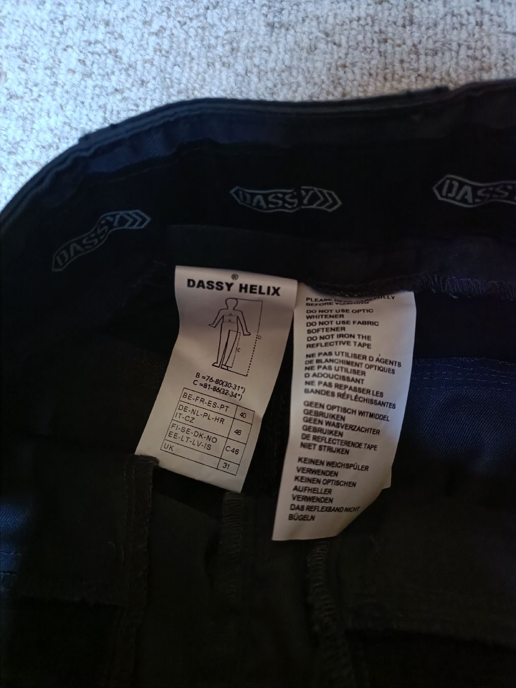 Pantaloni: Arbeitshosen Neu – Nuovo e nell'imballaggio originale da Flumserberg Bergheim venduto da Flumserberg03 2