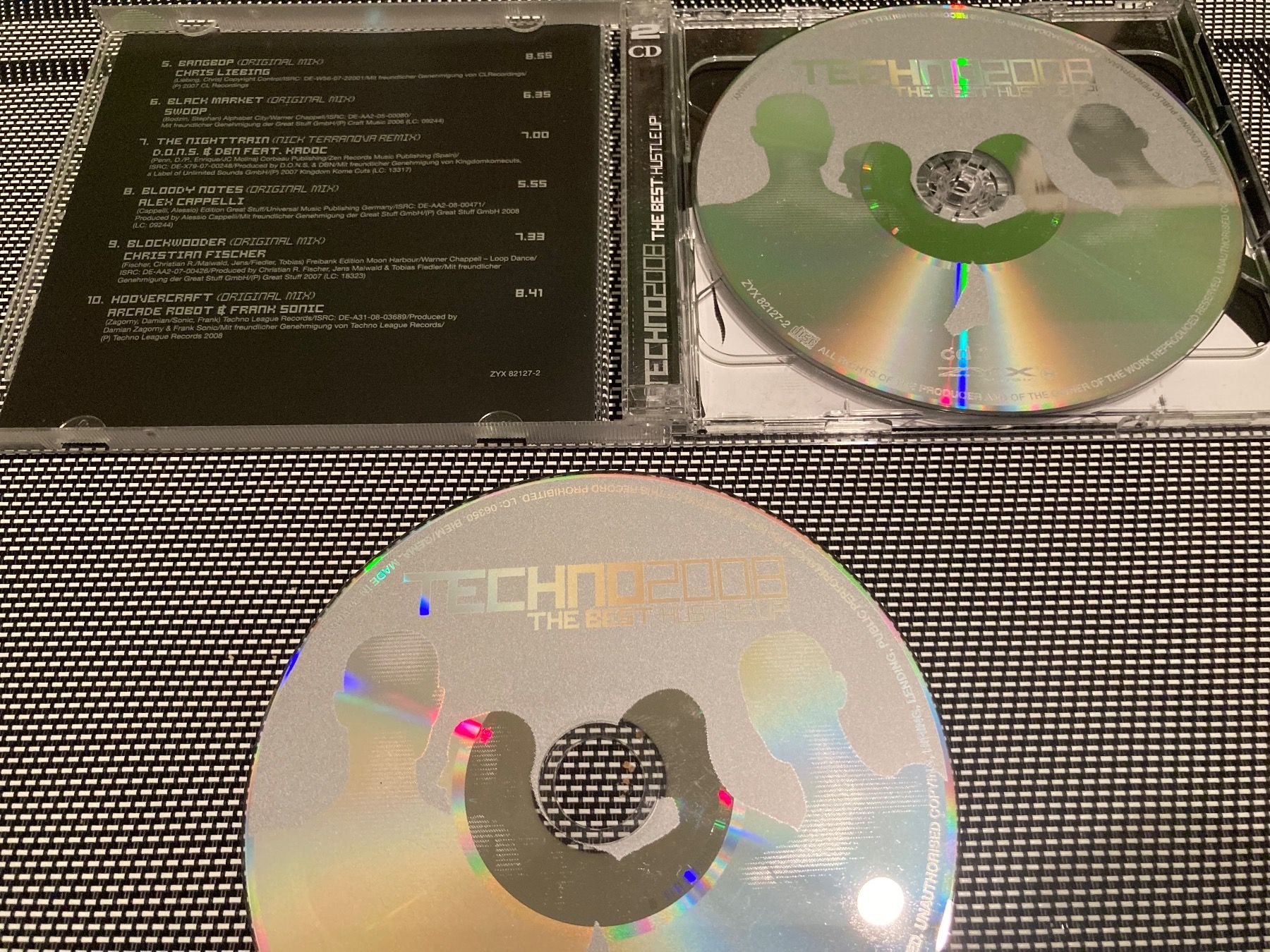 CD: Techno 2008 - The best: Hustle up/2Disc – Usato da Winterthur venduto da Eisenware 2