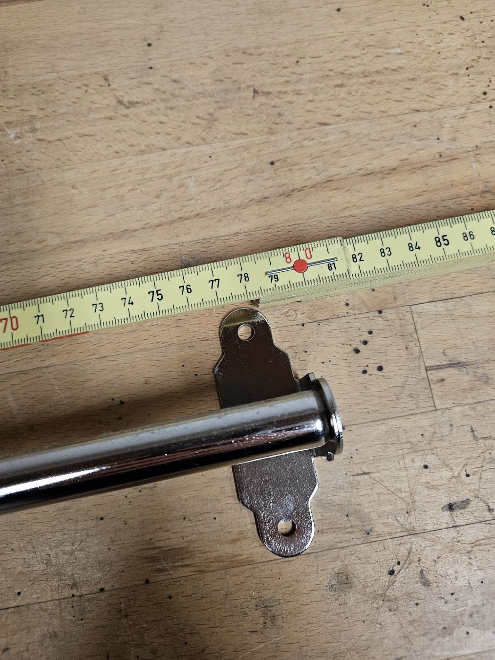 Ikea Supporti a parete: IKEA Hultarp Stange mit 14 Hacken – Usato da Niederglatt ZH venduto da Lady-Luck 1