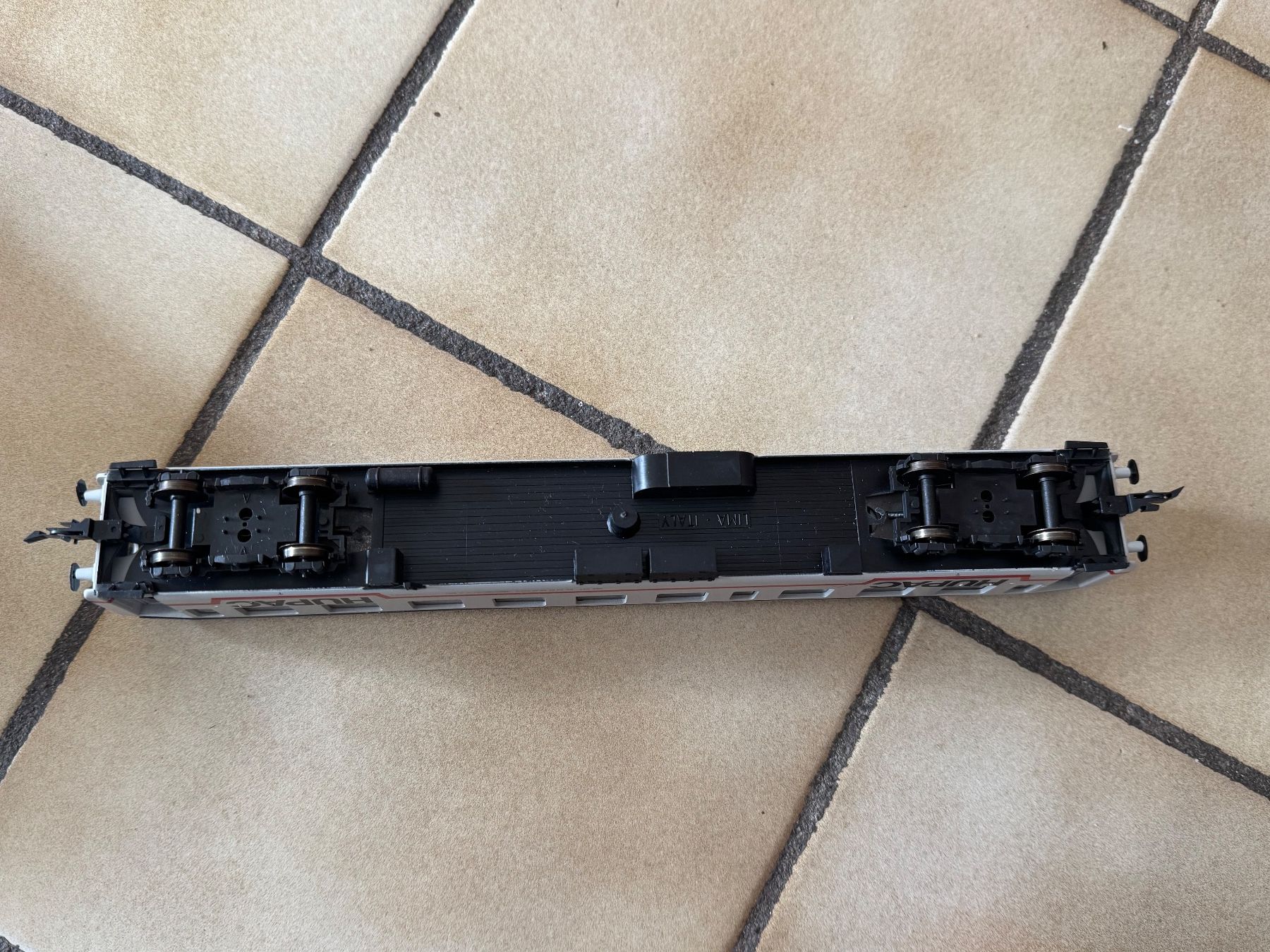 Lima Modellini di ferrovie: Voitures voyageurs SBB HUPAC LIMA HO DC – Nuovo e nell'imballaggio originale da Genève venduto da den_8z8h 4