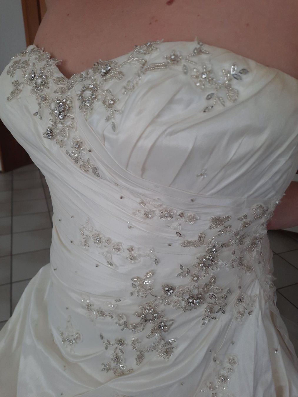 Vestiti: Damen Hochzeitskleid, cremefarben, Gr. 50 – Usato da Sisseln AG venduto da Tropea4334 5