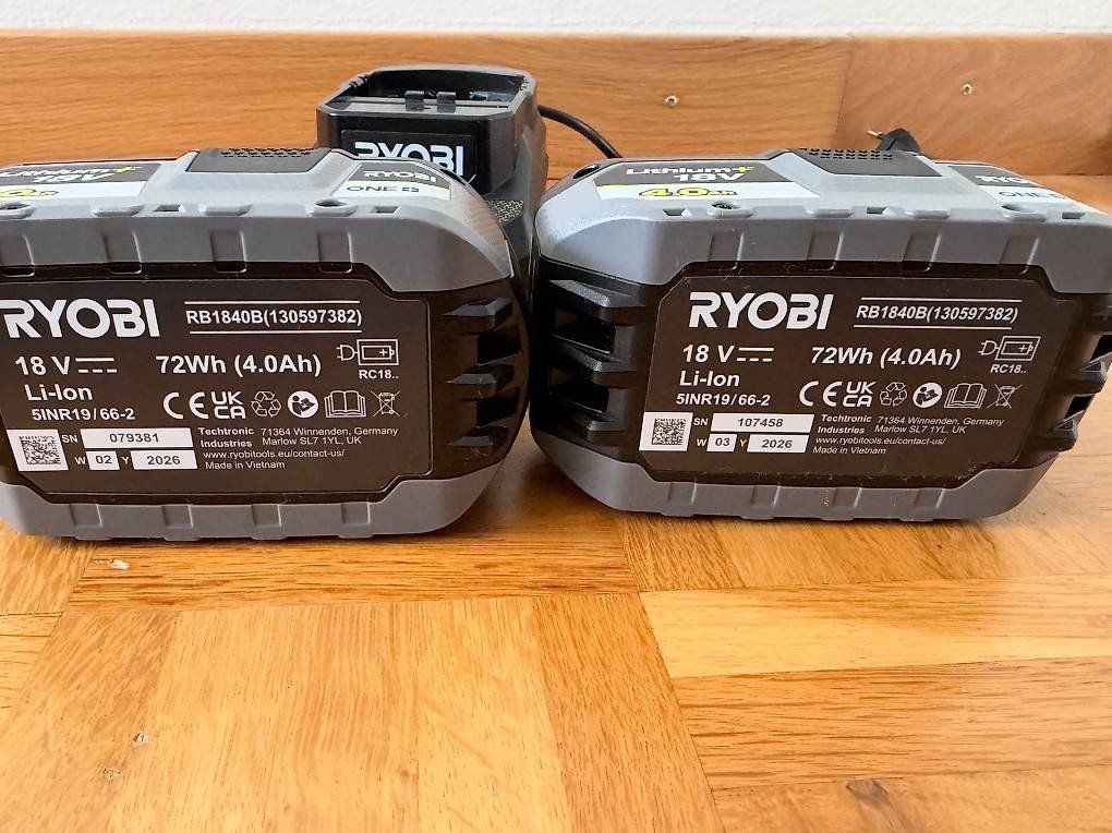 Meiko Gabbie, trasporto & Sicurezza: Ryobi Original set 2x 4Ah mit ladegerät – Nuovo e nell'imballaggio originale da Zollikofen venduto da Hoplaboom 4