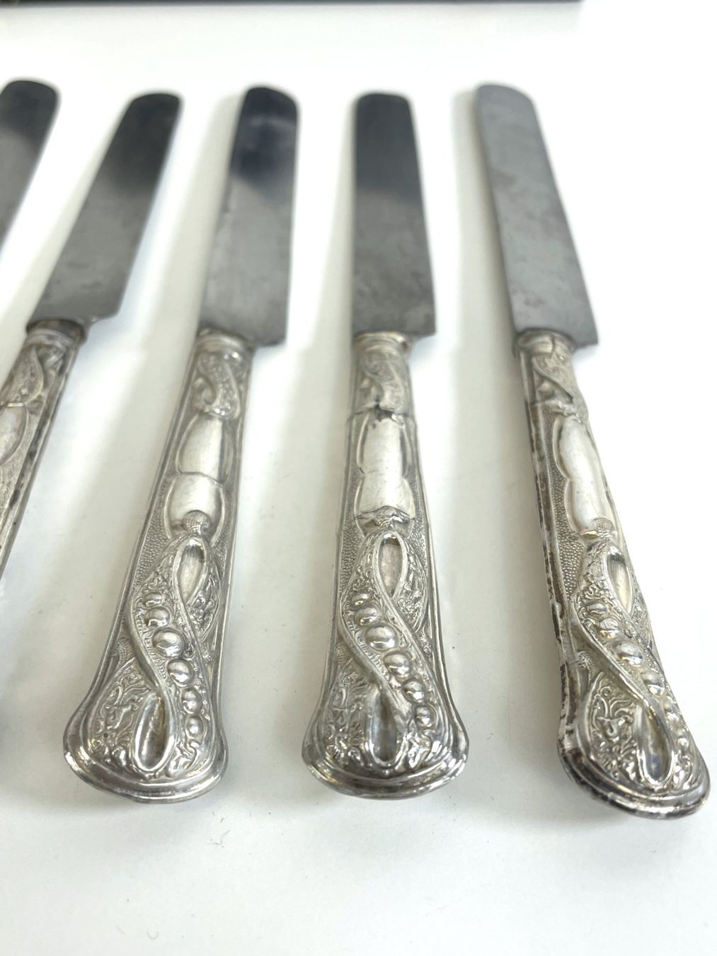 Coltelli: Etui mit 6 Messern Versilbert Antik, Jugendstil – Usato da Zürich venduto da Arche_Brockenhaus 6