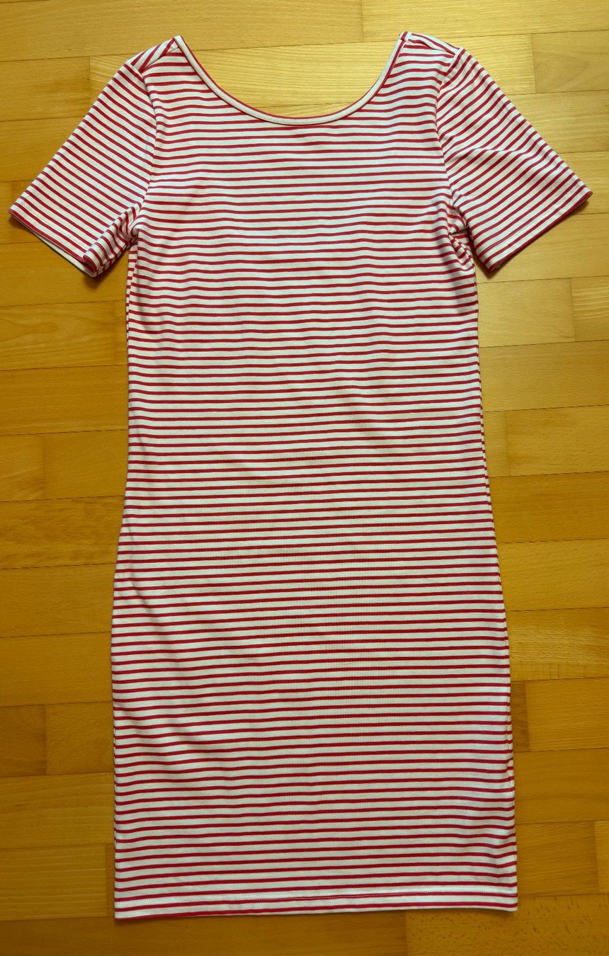 Only Kleider: Tricot Kleid von Only rotweiss gestreift 164 oder 34 – Gebraucht aus Wallbach von 10merlin