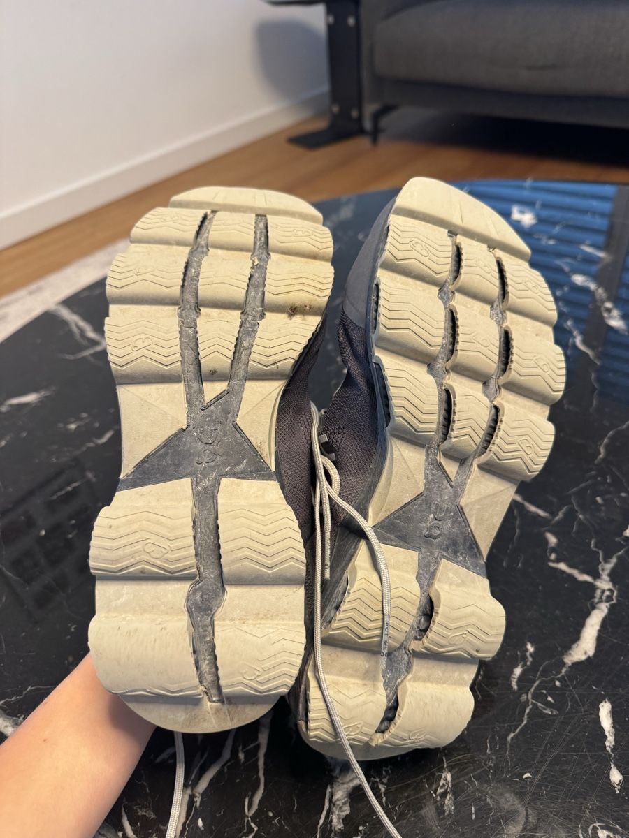 On Scarpe da uomo: ON Men's Cloudsurfer Running Shoe size 43 – Usato da Rüschlikon venduto da ele_l2bx 2