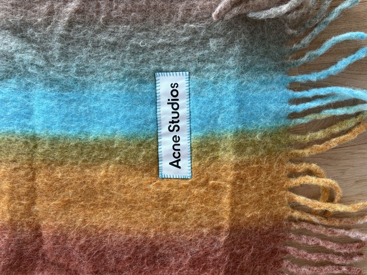 Acne Studios Foulard & Sciarpe: Acne studios large wool scarf – Nuovo (secondo la descrizione) da St. Gallen venduto da ott_f827 1