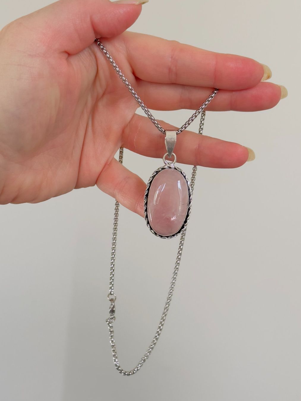 Ketten: Rose Quartz Gemstone Ethnic Handmade necklace – Neu und originalverpackt aus Genève von AGBERG 2
