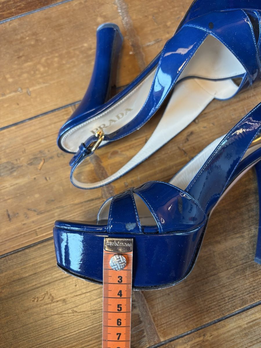 Prada Scarpe da donna: Sandales Prada bleu roi 39.5 – Usato da Dotzigen venduto da SecondHandGems 6