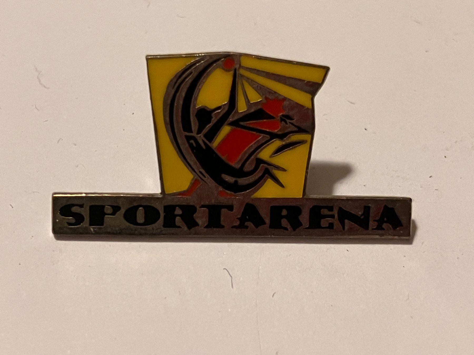 Placchette & Badge: 1 Pin Sportarena – Usato da Basel venduto da djwwpp