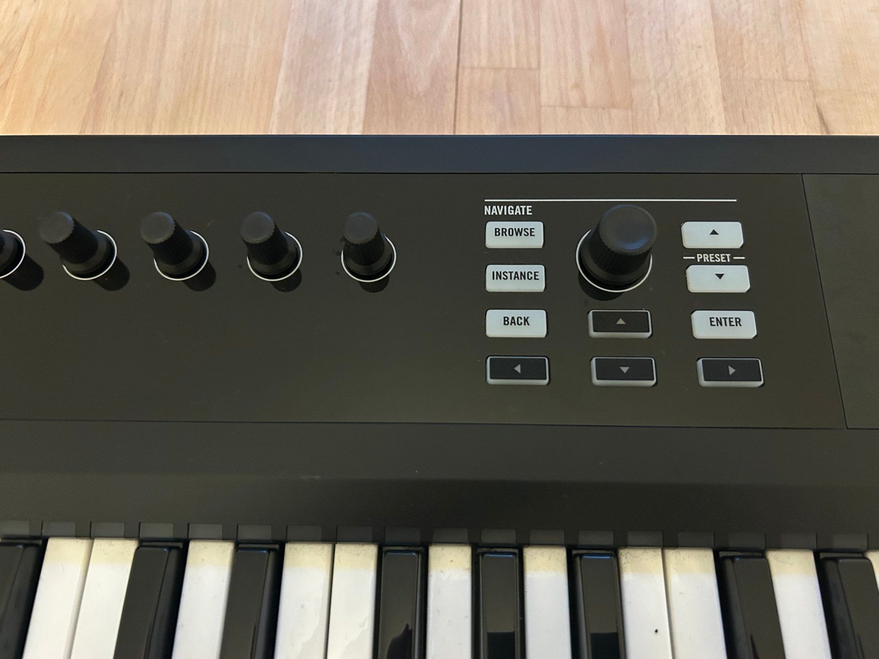 Native Instruments Strumenti musicali: Komplete Kontrol S49 MK1 Midi Keyboard – Usato da Aarau venduto da Maclovio 2